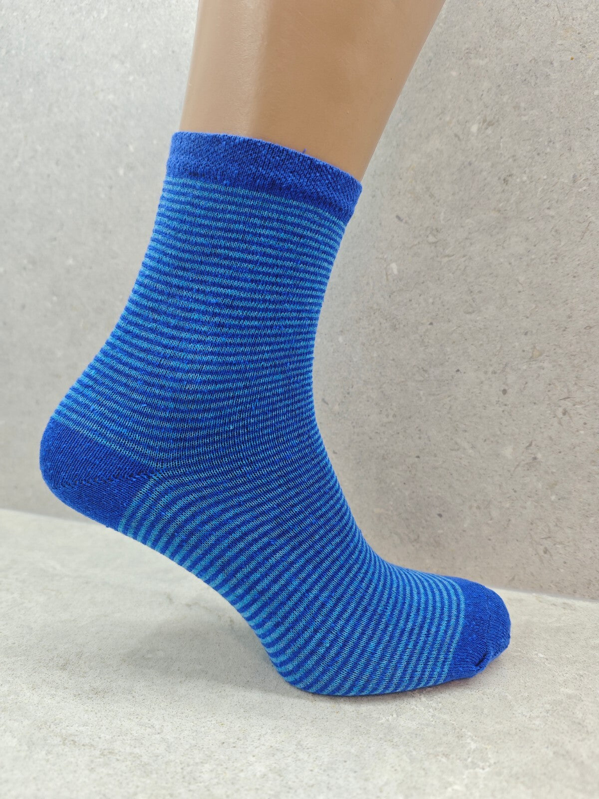 Set of 6 Pairs Women’s Socks with Subtle Striped Patterns – Comfortable & Stylis