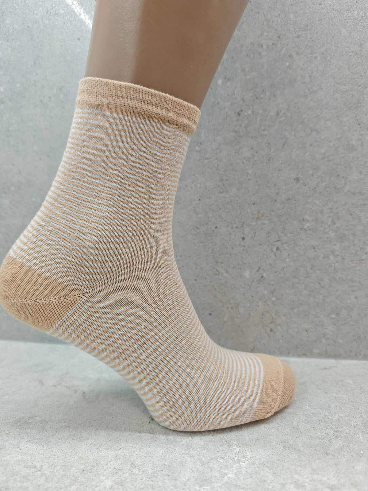 Set of 6 Pairs Women’s Socks with Subtle Striped Patterns – Comfortable & Stylis