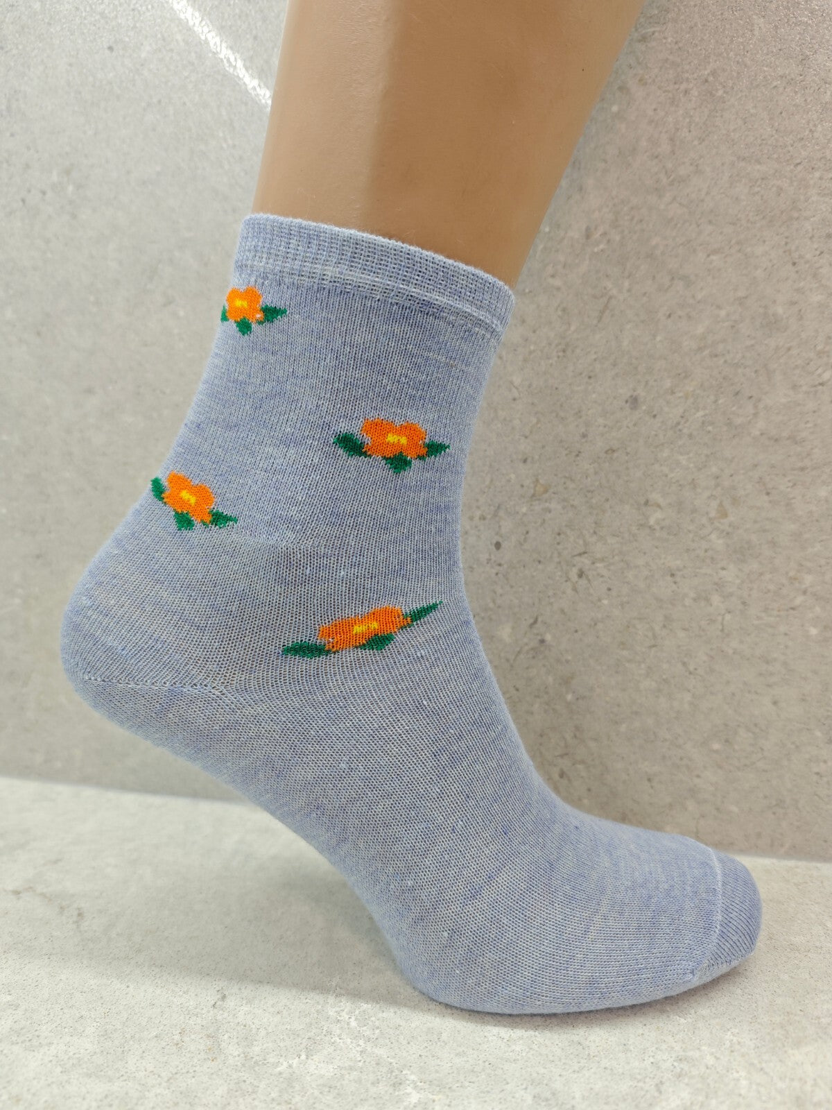 Set of 6 Pairs Women’s Socks with Delicate Floral Patterns – Stylish & Comfortab